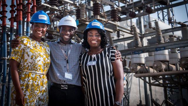 GRIDCo的发电行业参与者参观了特马的一个变电站, 阿克拉附近, 加纳